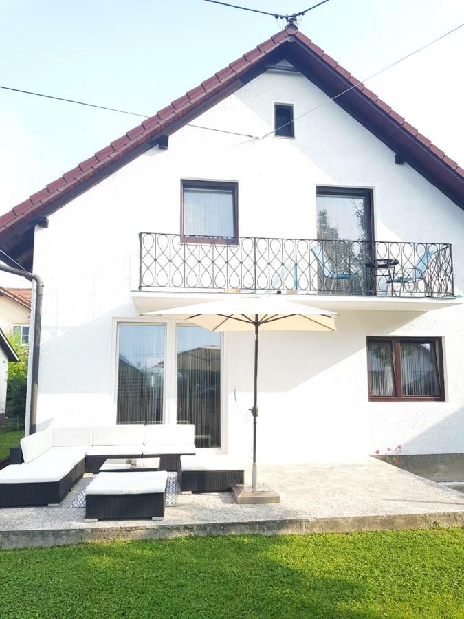 Bogi'S Ferienhaus - Pension Laakirchen Kültér fotó